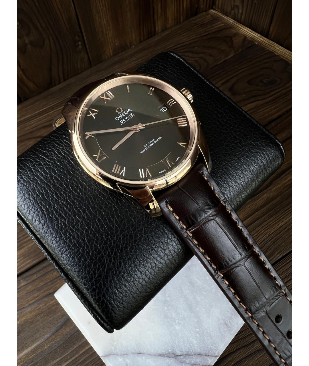 OMEGA Коричневые часы из розового золота, фото 2