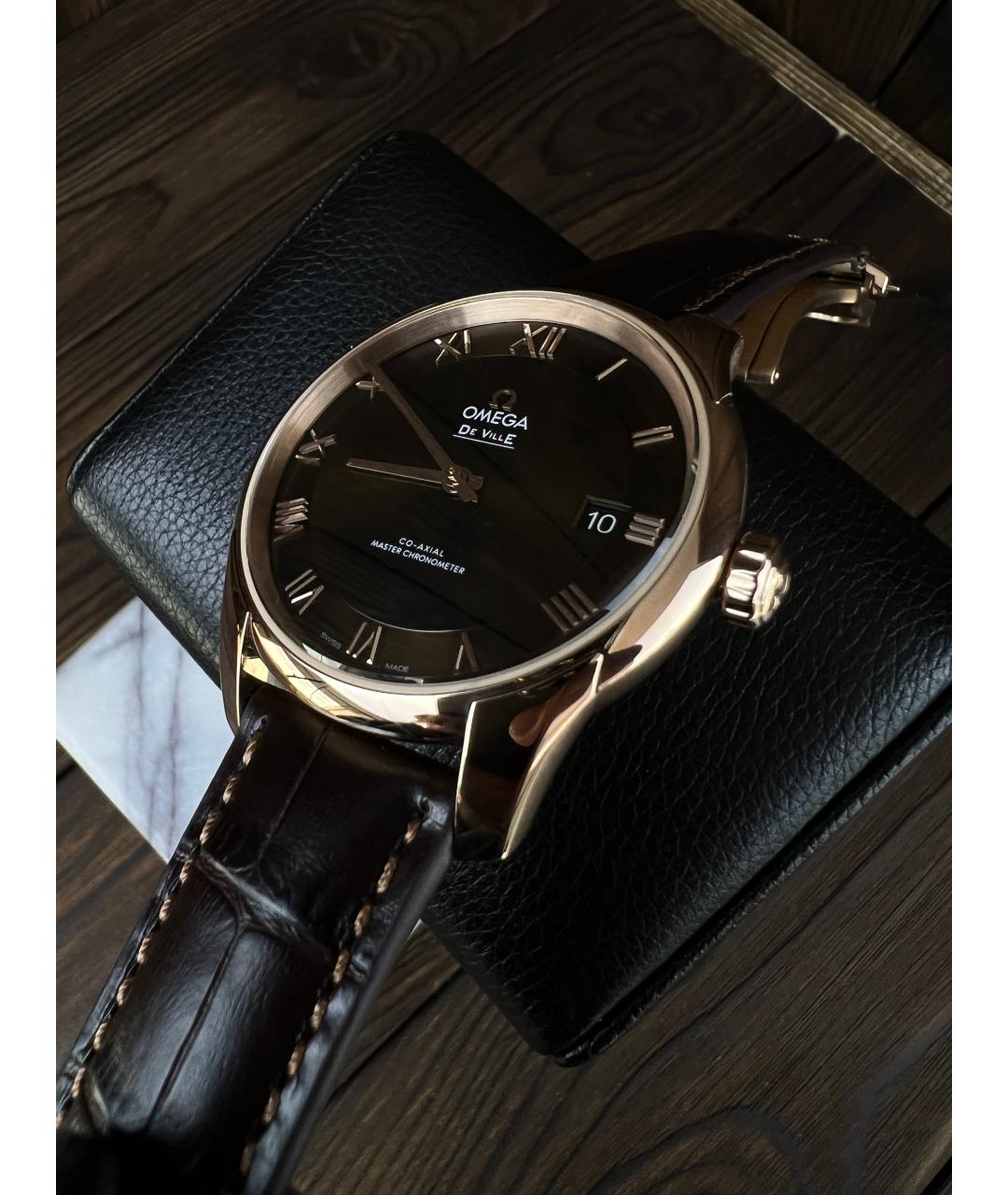 OMEGA Коричневые часы из розового золота, фото 3