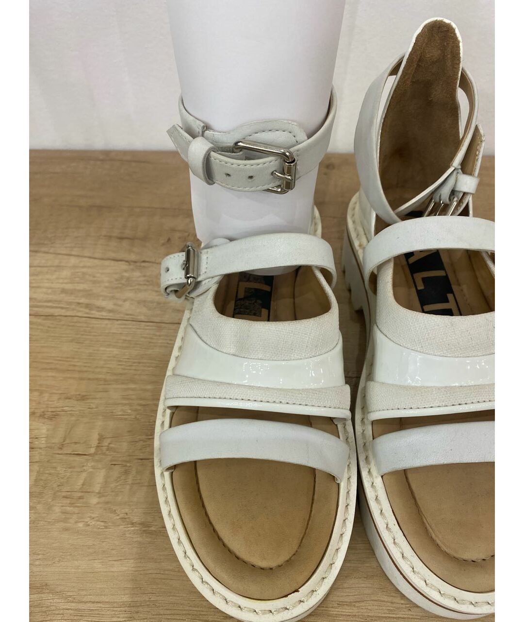 AALTO Белые кожаные сандалии, фото 4