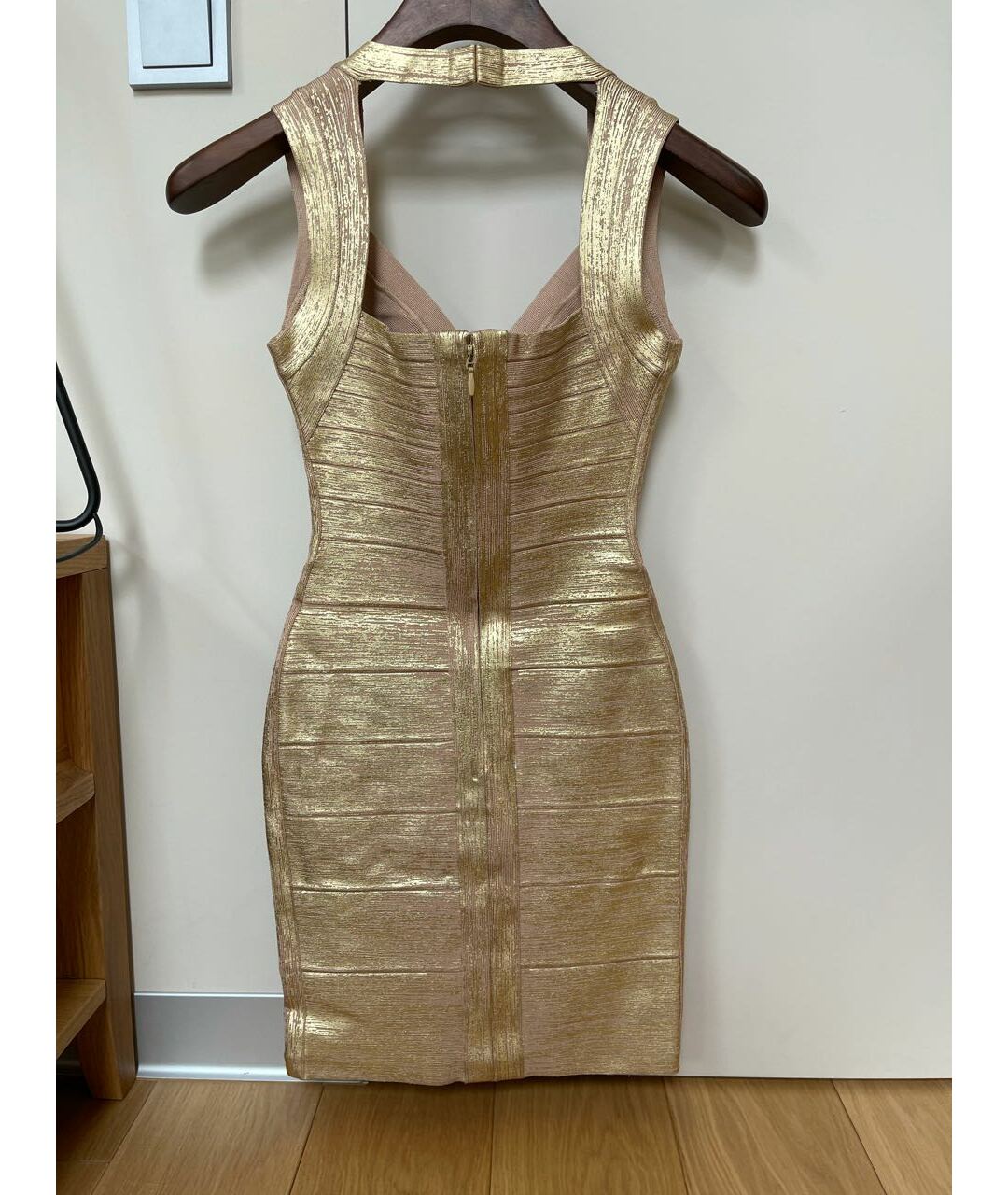 HERVE LEGER Золотое коктейльное платье, фото 2