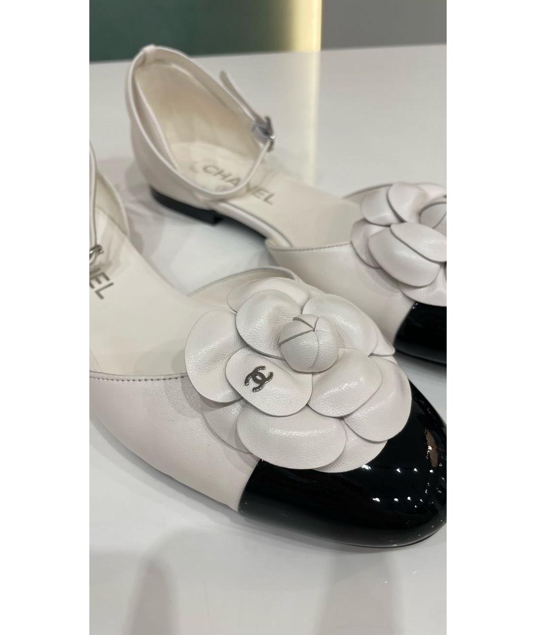 CHANEL PRE-OWNED Белые кожаные балетки, фото 3