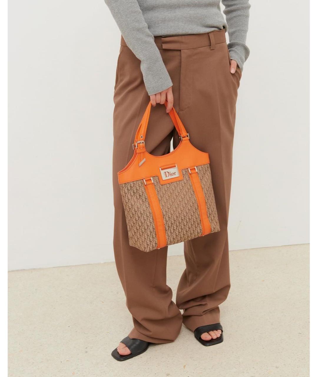 CHRISTIAN DIOR PRE-OWNED Оранжевая сумка с короткими ручками, фото 2