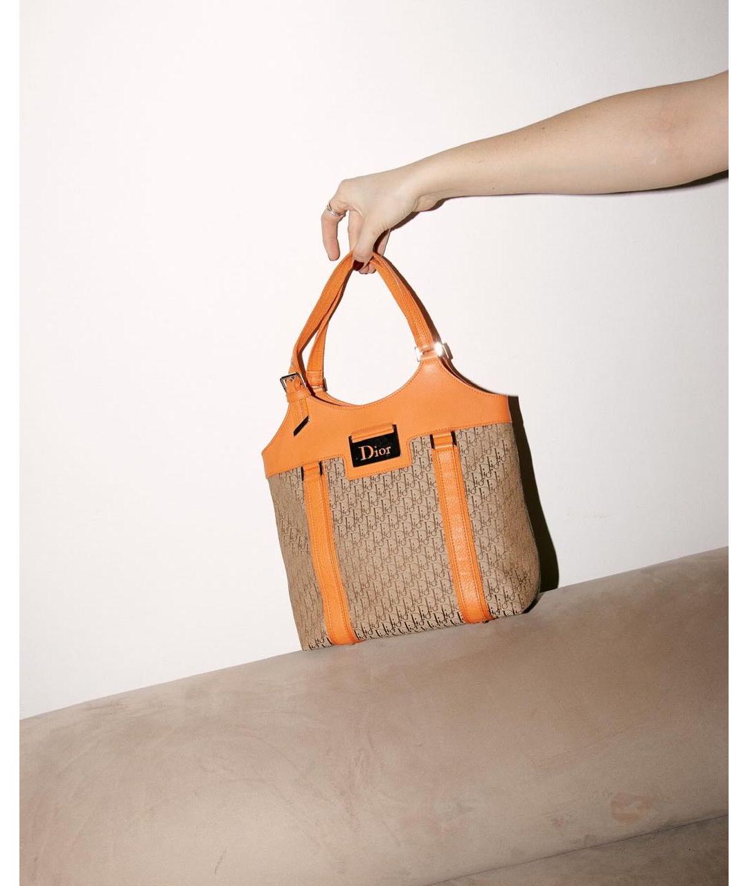 CHRISTIAN DIOR PRE-OWNED Оранжевая сумка с короткими ручками, фото 8