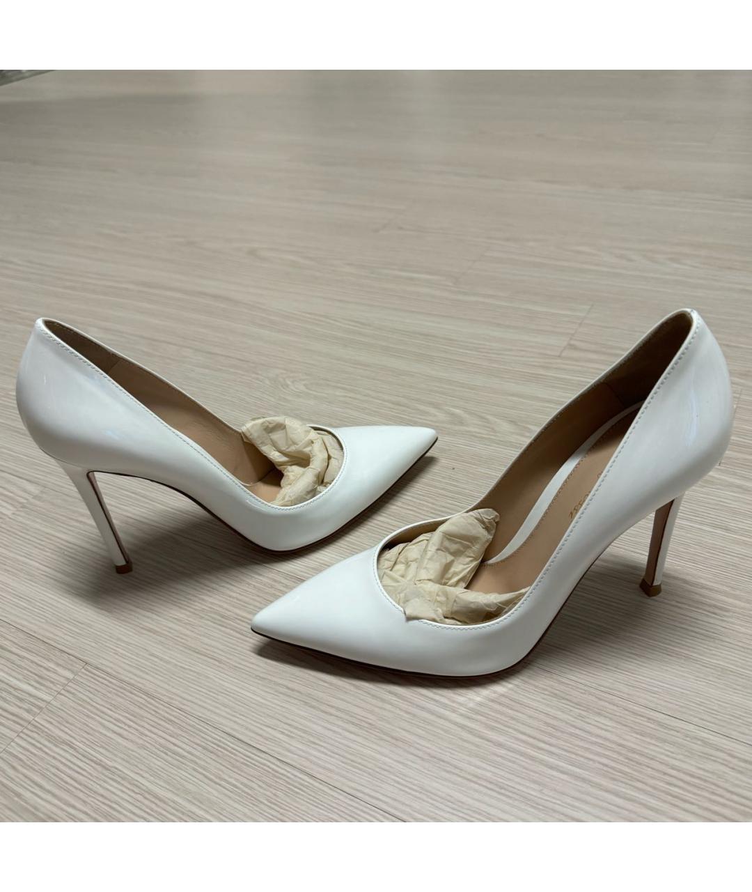 GIANVITO ROSSI Белые туфли из лакированной кожи, фото 2
