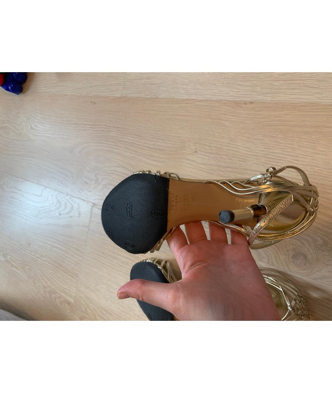 GUCCI Золотые кожаные босоножки, фото 5