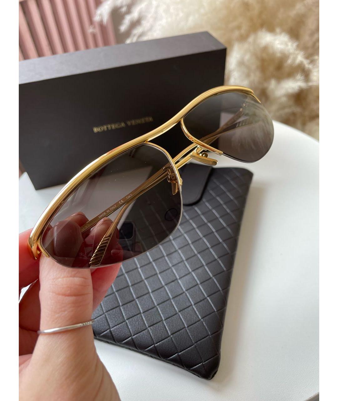 BOTTEGA VENETA Золотые металлические солнцезащитные очки, фото 3