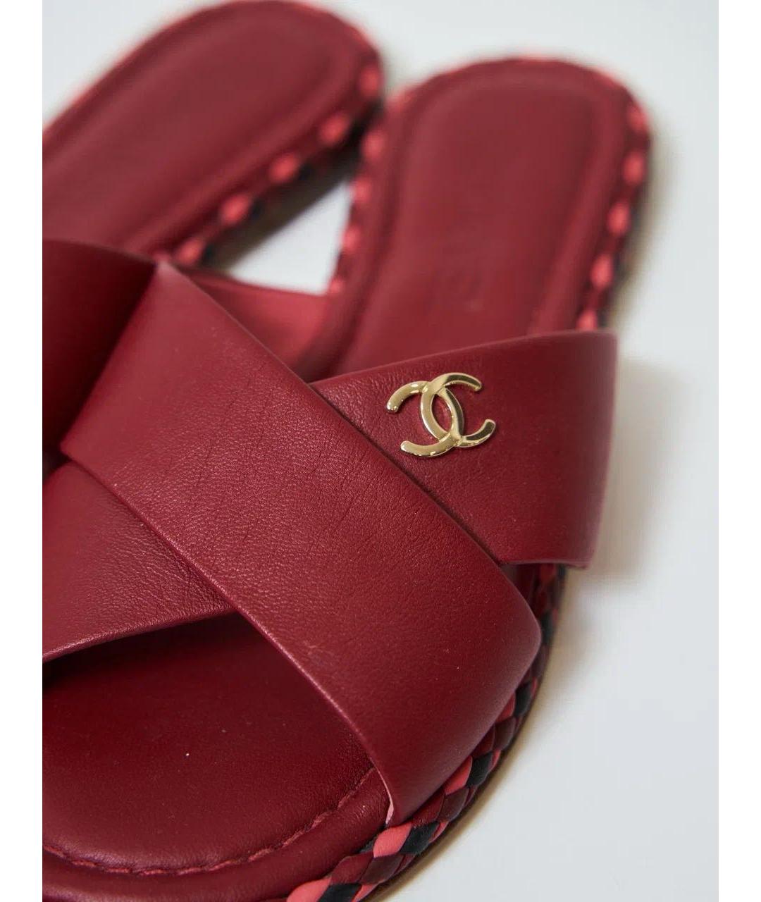CHANEL PRE-OWNED Бордовые кожаные шлепанцы, фото 2