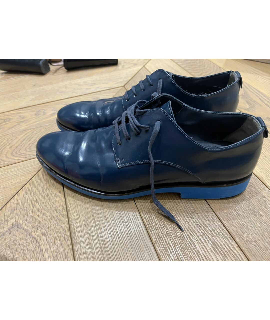 FENDI Темно-синие низкие ботинки из лакированной кожи, фото 6