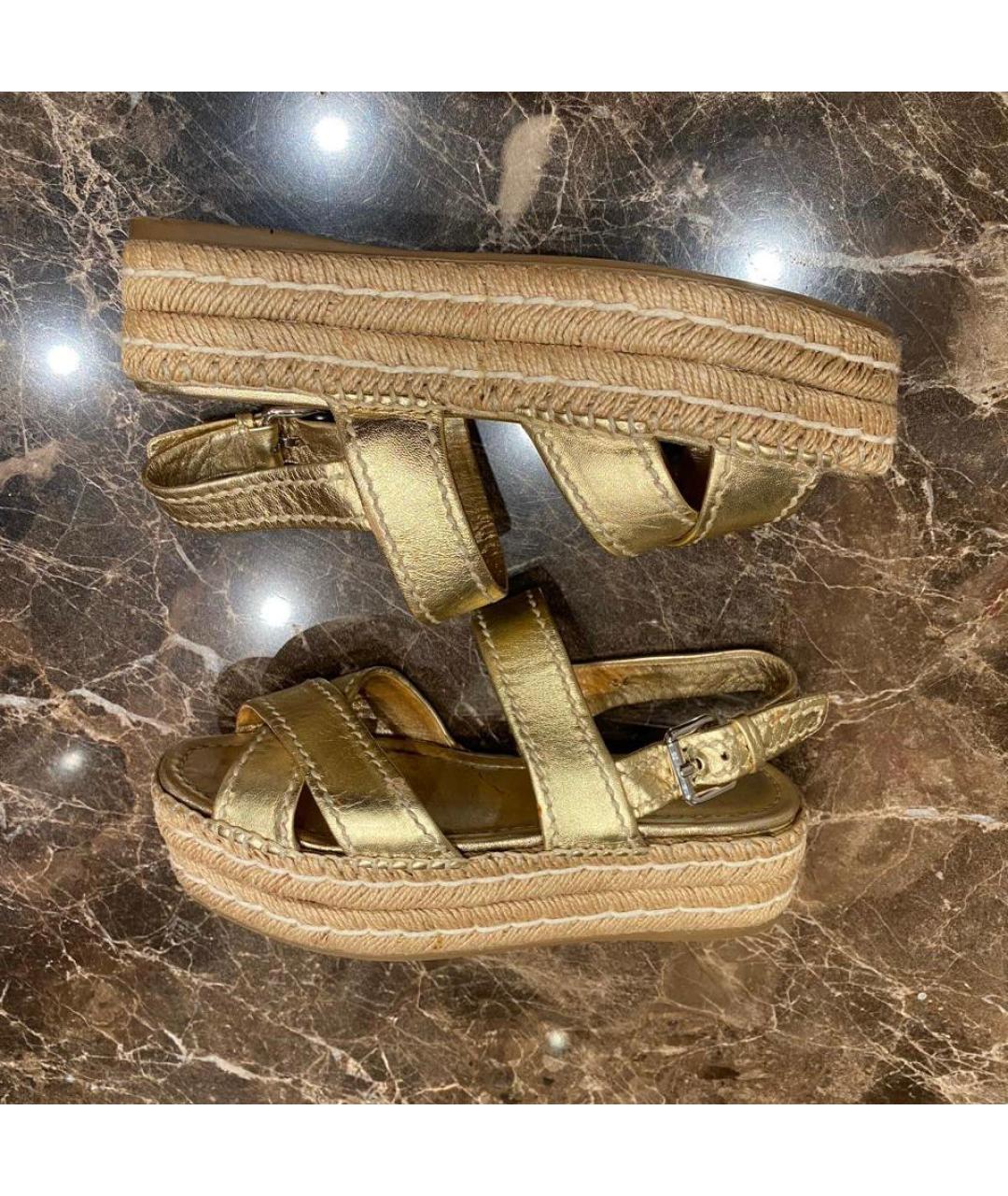 PRADA Золотые кожаные сандалии, фото 4
