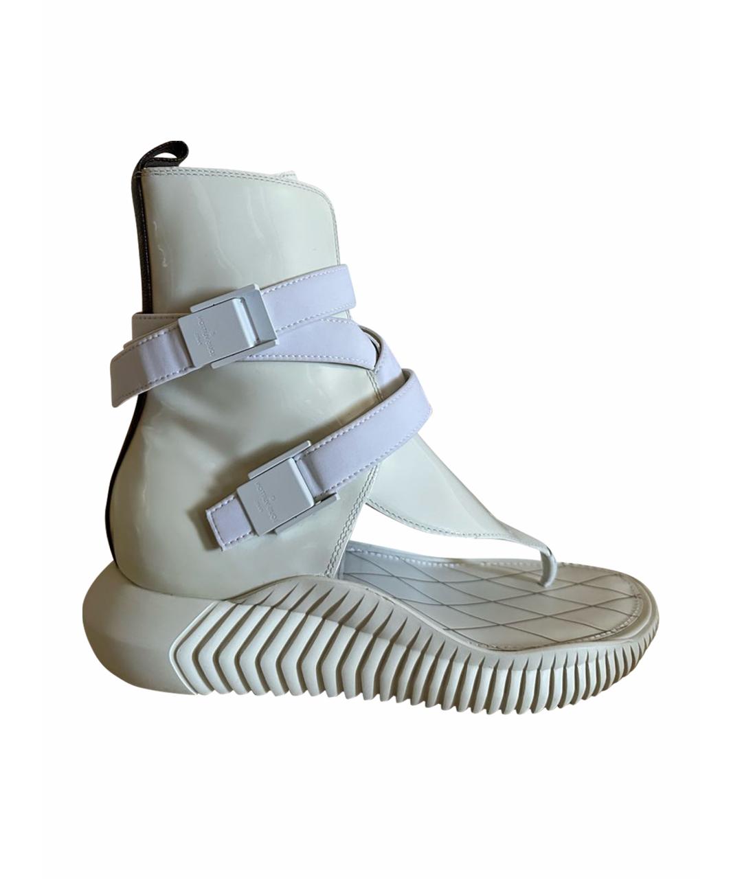 LOUIS VUITTON PRE-OWNED Белые сандалии из лакированной кожи, фото 1
