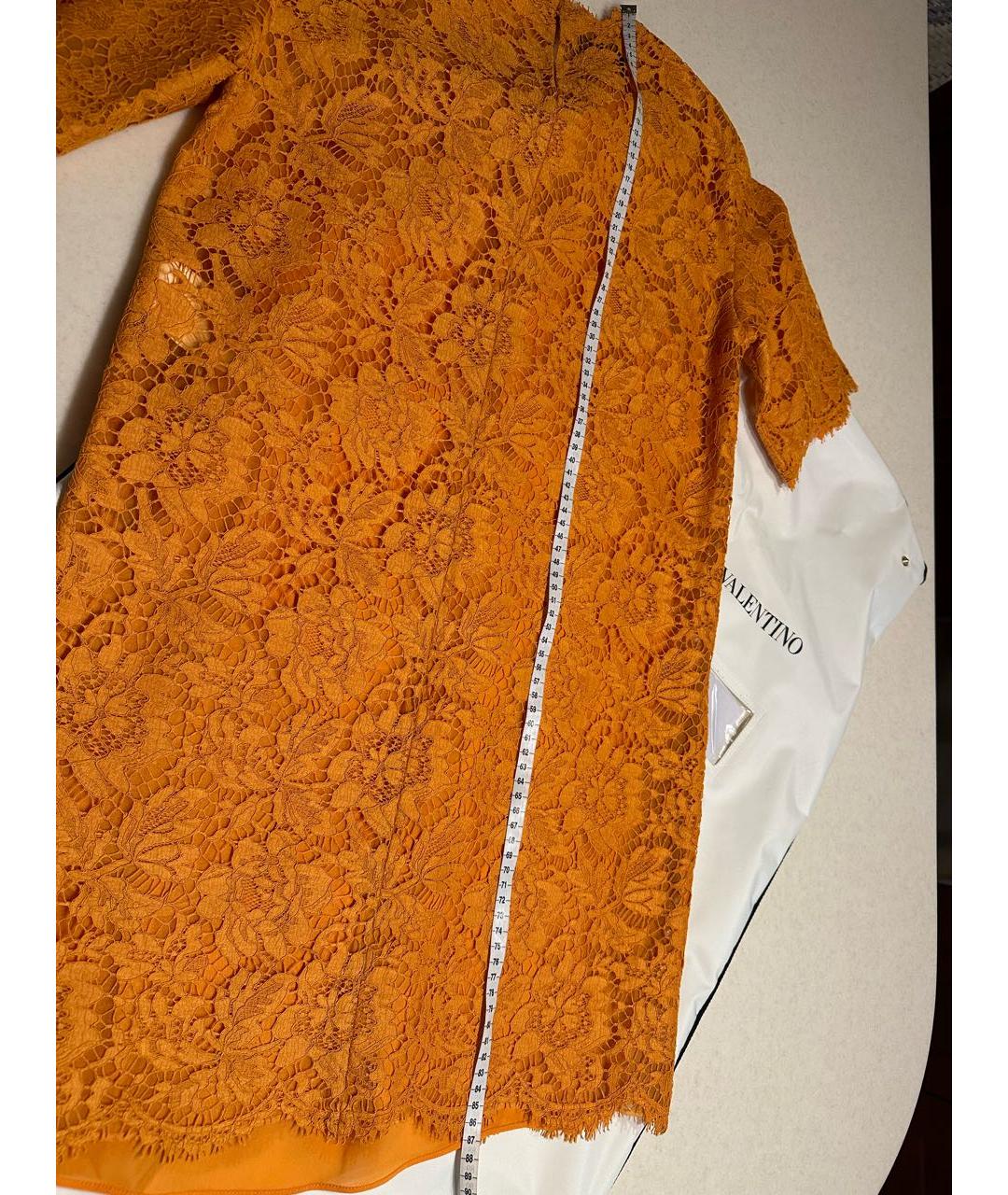 VALENTINO Оранжевое кружевное коктейльное платье, фото 8