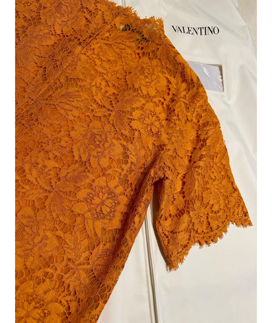 VALENTINO Оранжевое кружевное коктейльное платье, фото 6