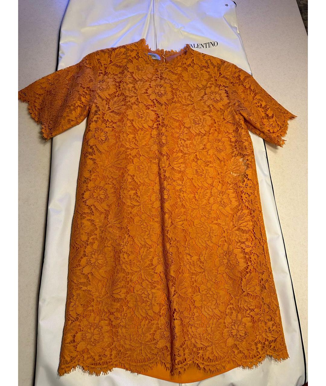 VALENTINO Оранжевое кружевное коктейльное платье, фото 9