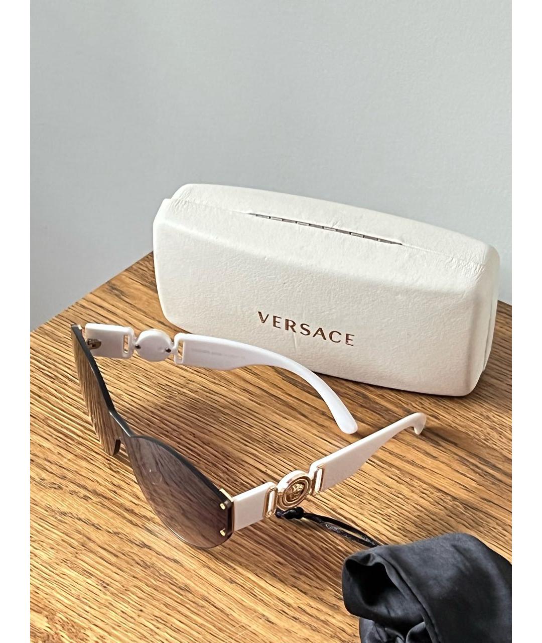 VERSACE Белые пластиковые солнцезащитные очки, фото 4