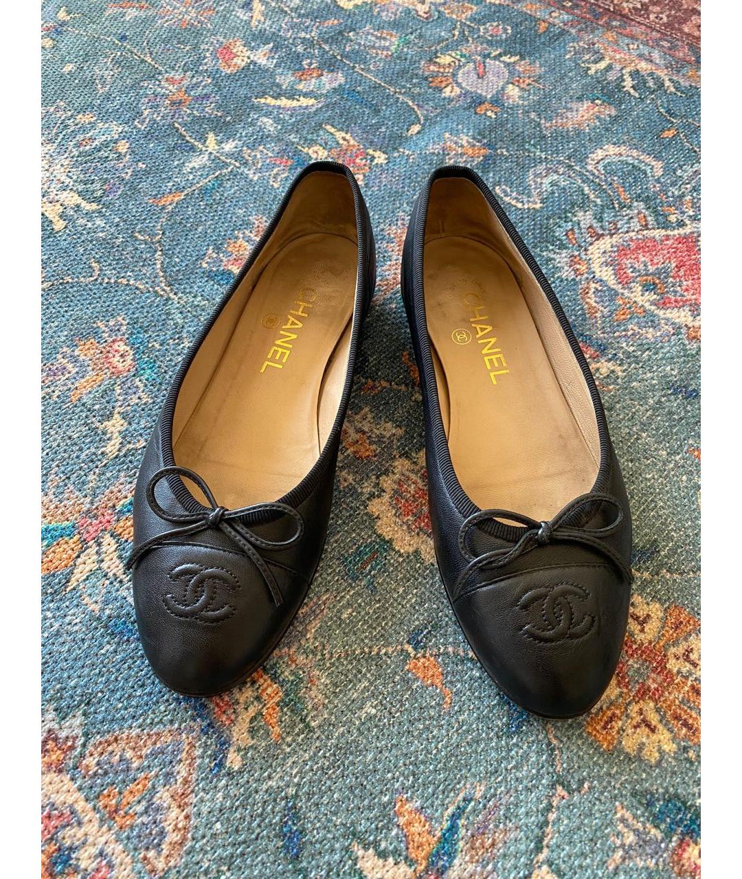 CHANEL Черные кожаные балетки, фото 2