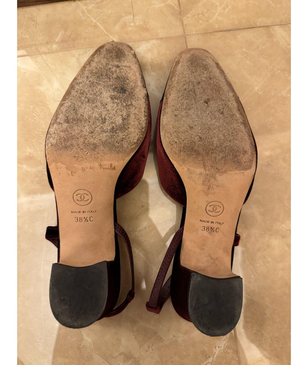 CHANEL PRE-OWNED Бордовые бархатные туфли, фото 4