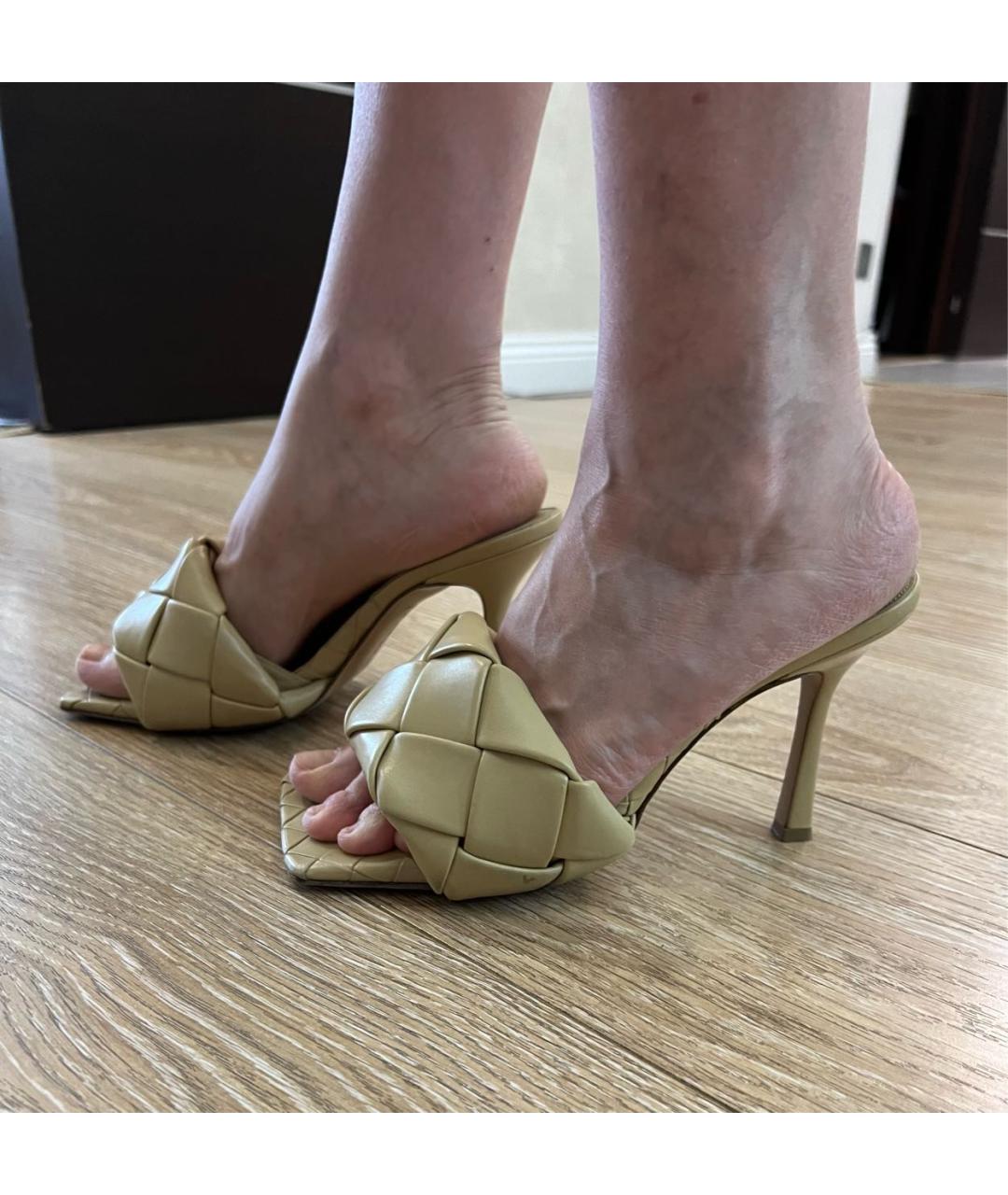 BOTTEGA VENETA Белые кожаные сабо, фото 7