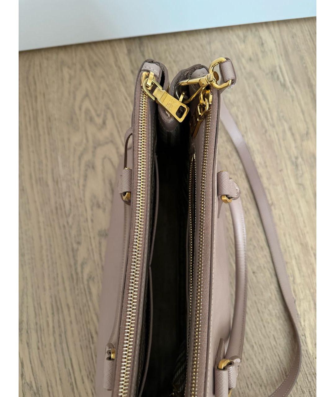 PRADA Бежевая кожаная сумка с короткими ручками, фото 4