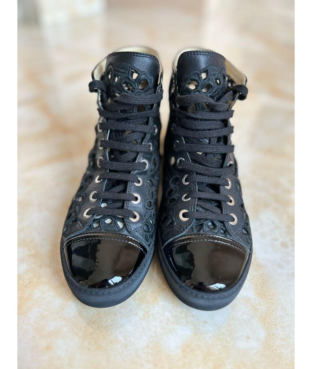 CHANEL Черные кеды из лакированной кожи, фото 2