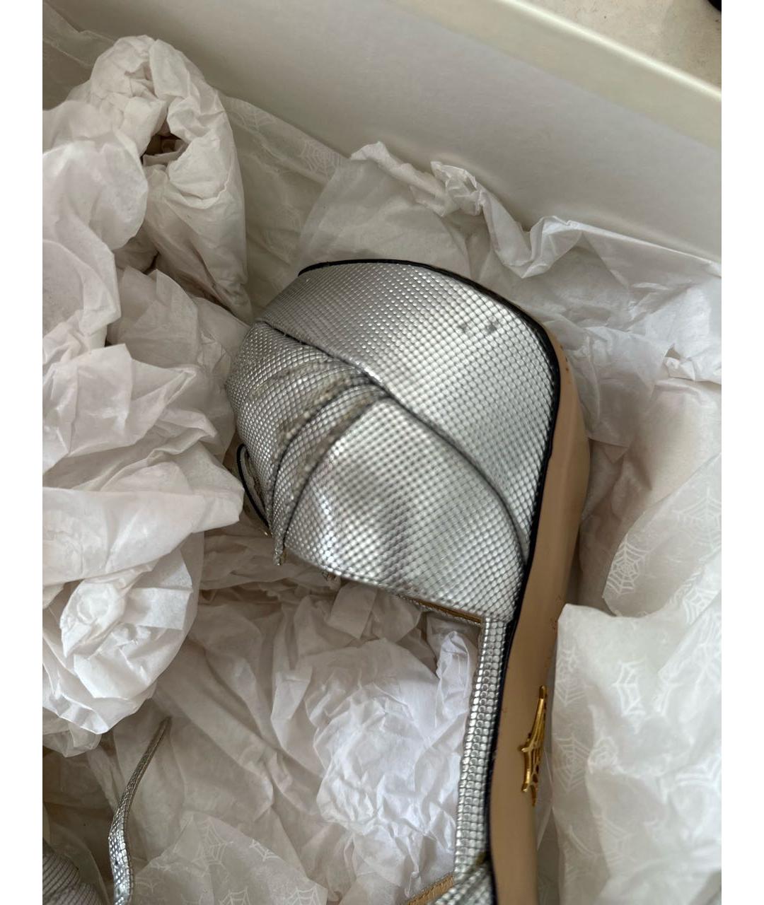 CHARLOTTE OLYMPIA Серебряные кожаные босоножки, фото 7