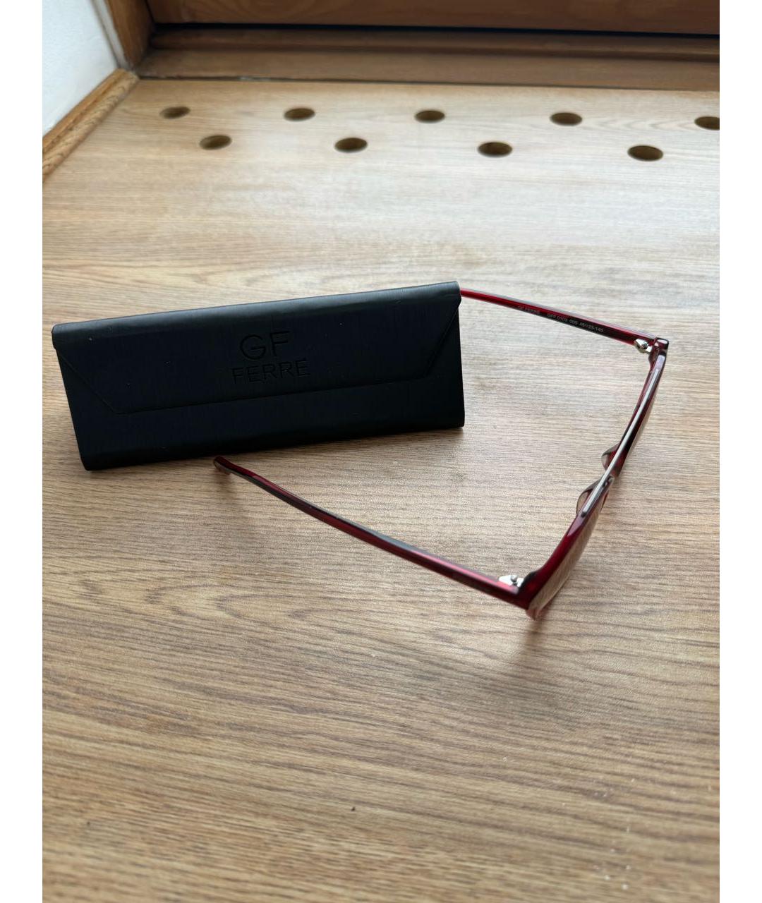 GIANFRANCO FERRE Бордовые пластиковые солнцезащитные очки, фото 4