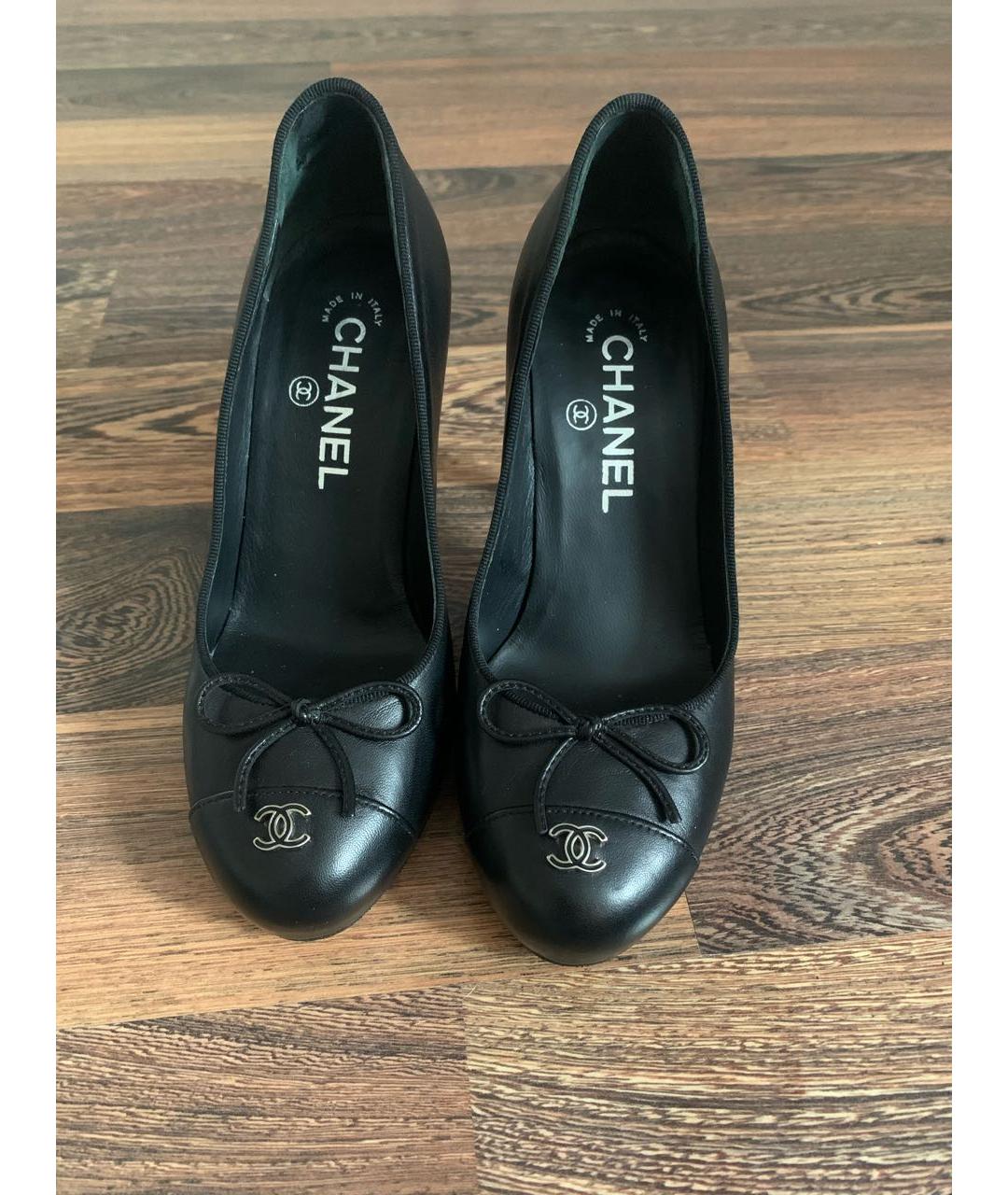 CHANEL PRE-OWNED Черные кожаные туфли, фото 2