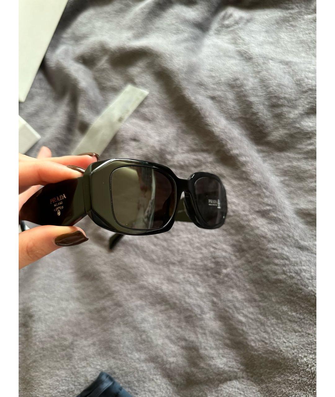 PRADA Черные солнцезащитные очки, фото 4