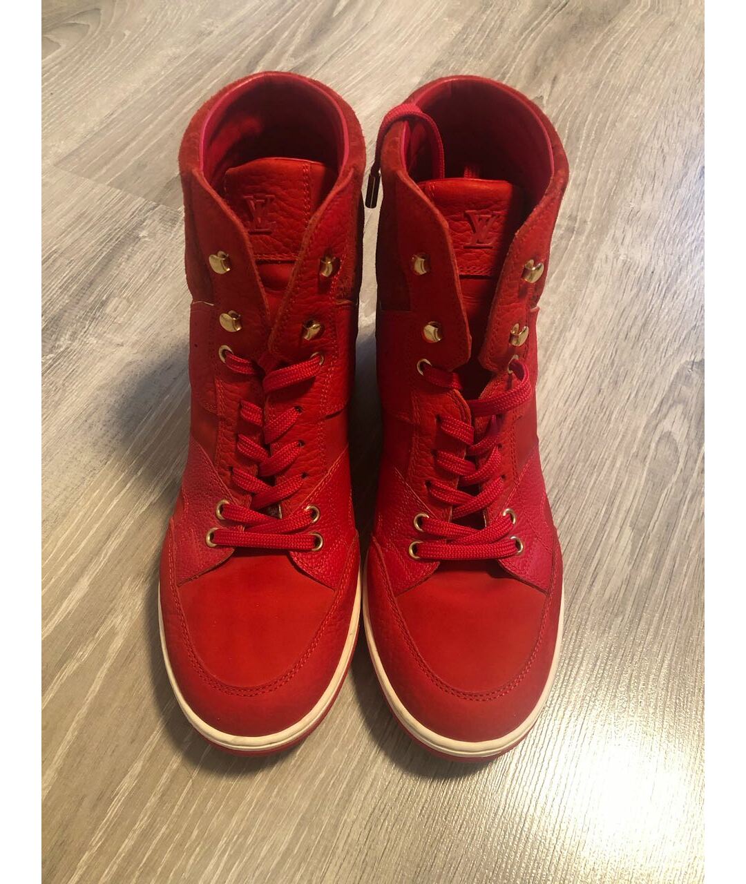 LOUIS VUITTON PRE-OWNED Красные нубуковые кроссовки, фото 2