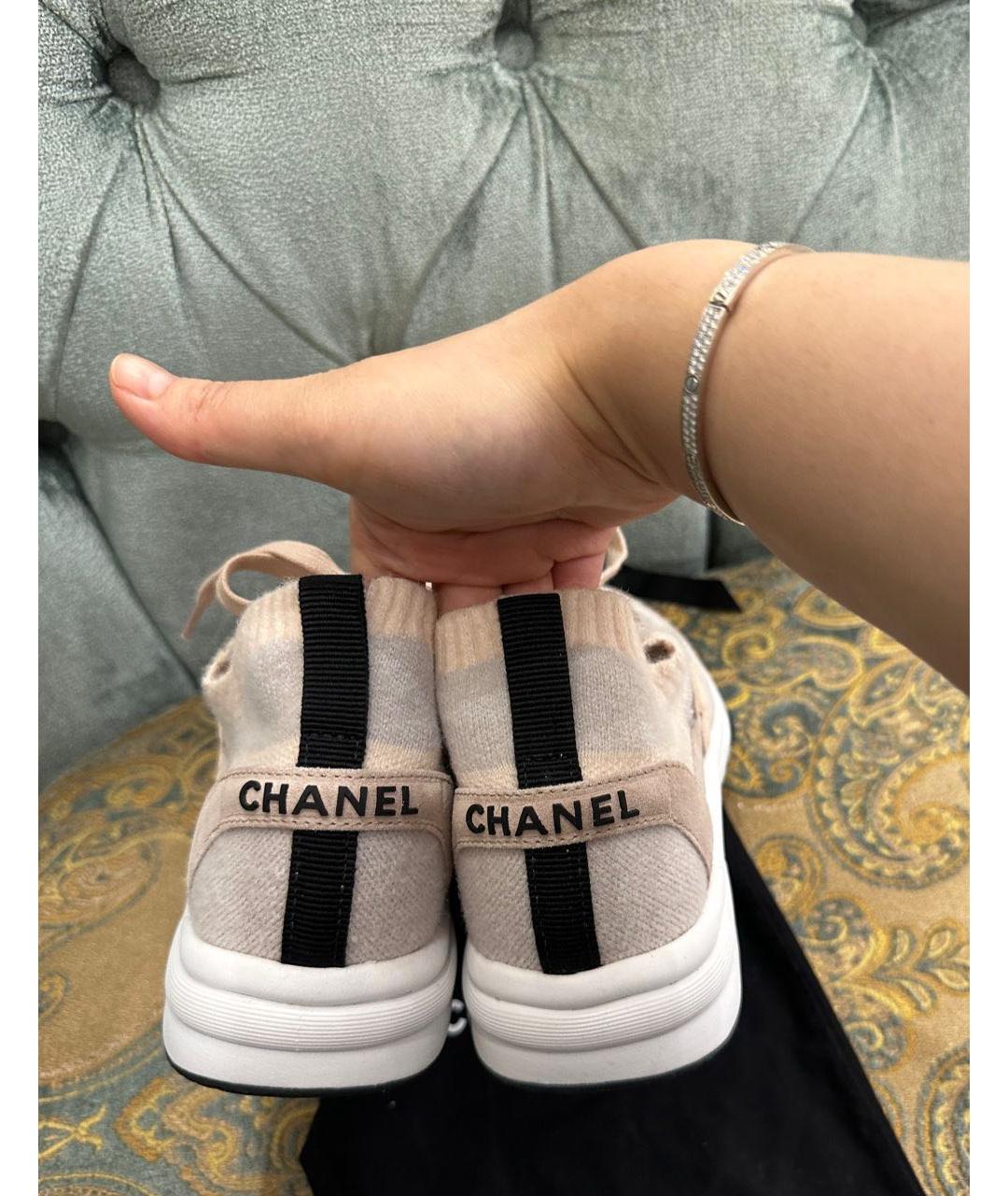 CHANEL PRE-OWNED Бежевые кроссовки, фото 4