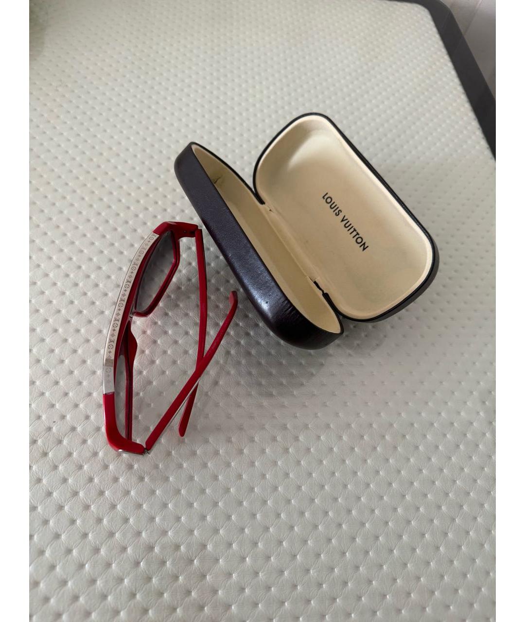 LOUIS VUITTON PRE-OWNED Красные пластиковые солнцезащитные очки, фото 5