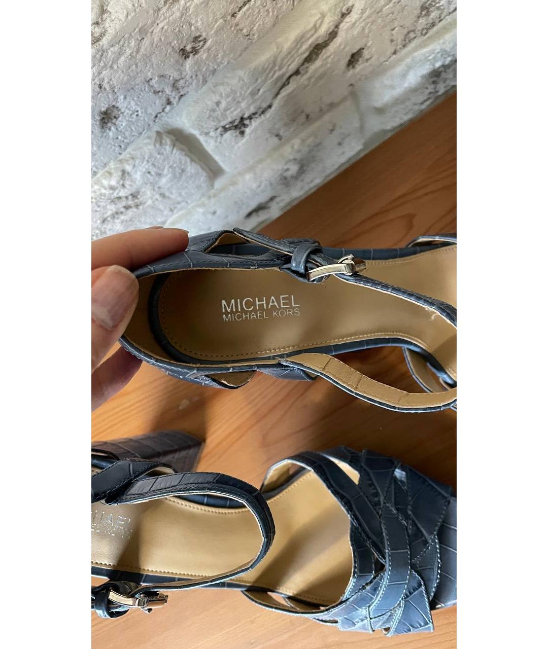 MICHAEL MICHAEL KORS Голубые кожаные босоножки, фото 3