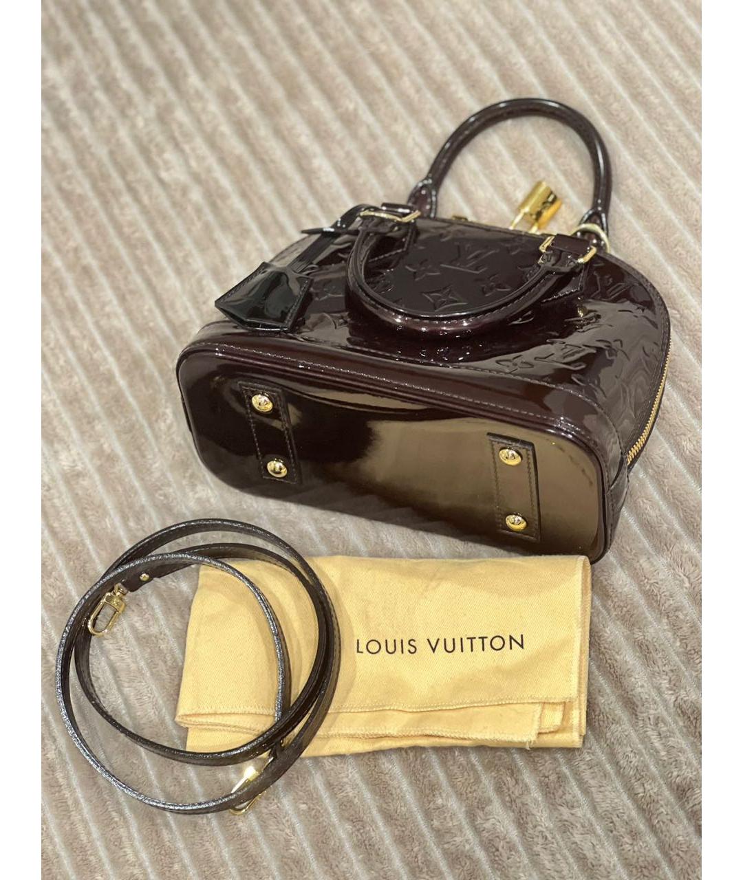 LOUIS VUITTON PRE-OWNED Бордовая сумка с короткими ручками из лакированной кожи, фото 3