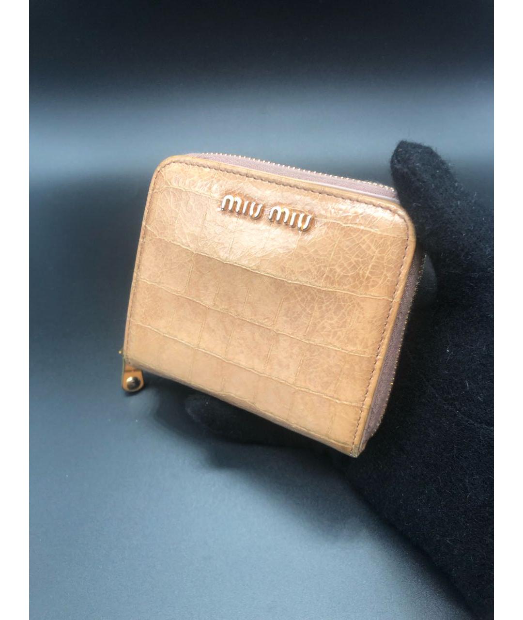 MIU MIU Бежевый кожаный кошелек, фото 2