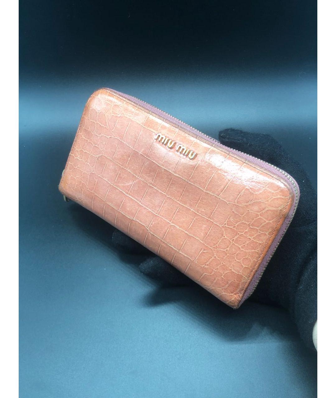 MIU MIU Коралловый кожаный кошелек, фото 2