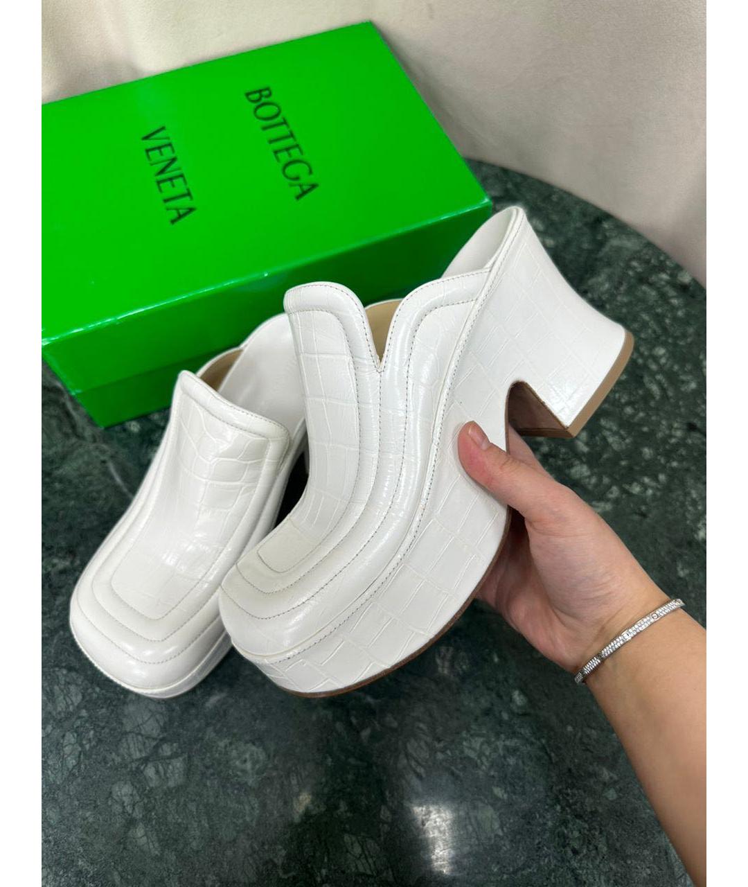 BOTTEGA VENETA Белые кожаные сабо, фото 4