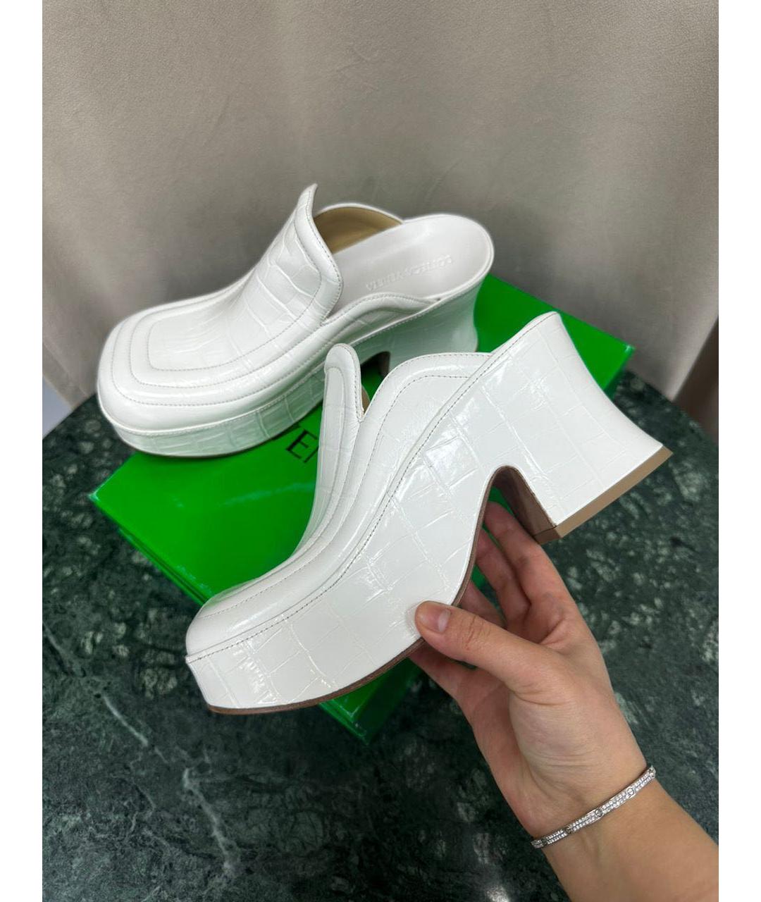 BOTTEGA VENETA Белые кожаные сабо, фото 5