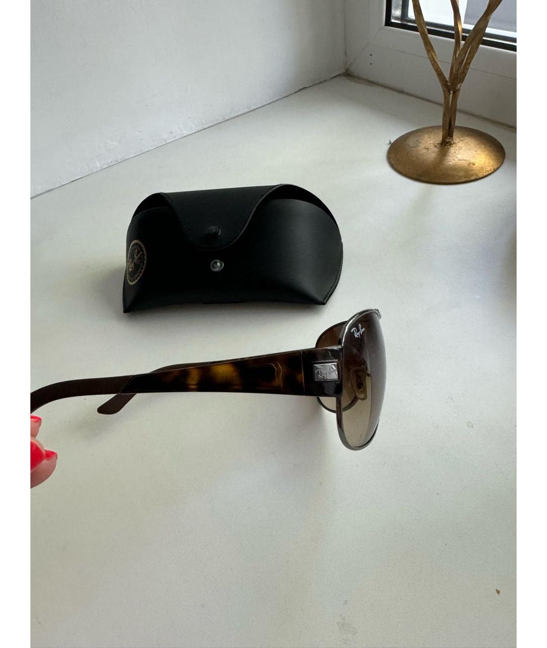 RAY BAN Коричневые металлические солнцезащитные очки, фото 6