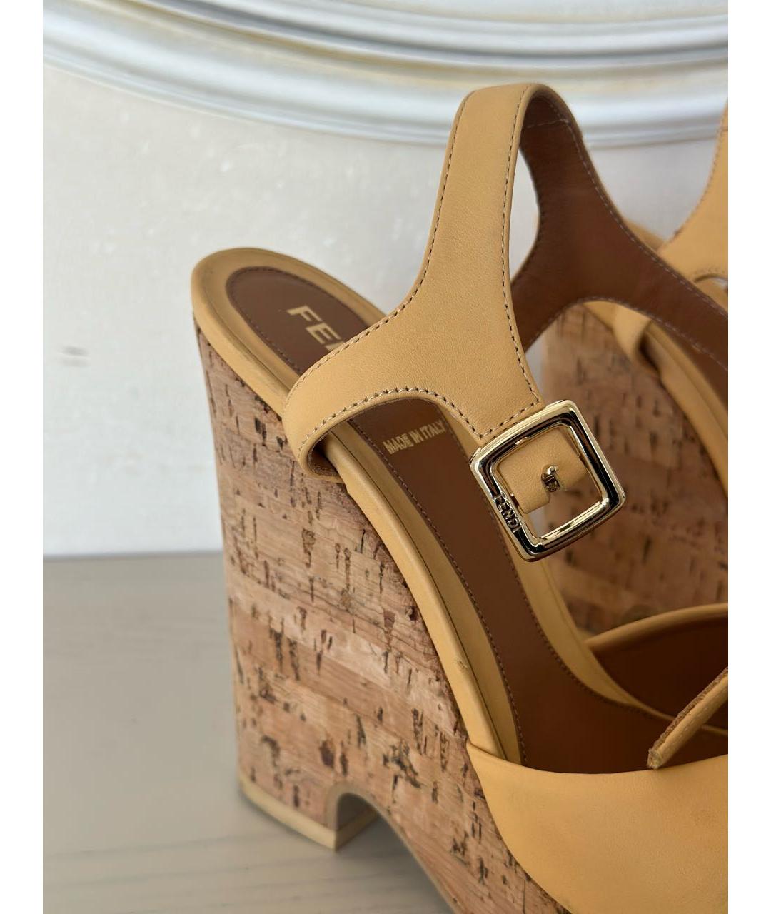 FENDI Желтые кожаные босоножки, фото 5