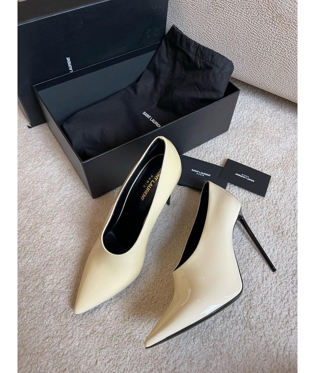 SAINT LAURENT Бежевые туфли из лакированной кожи, фото 5