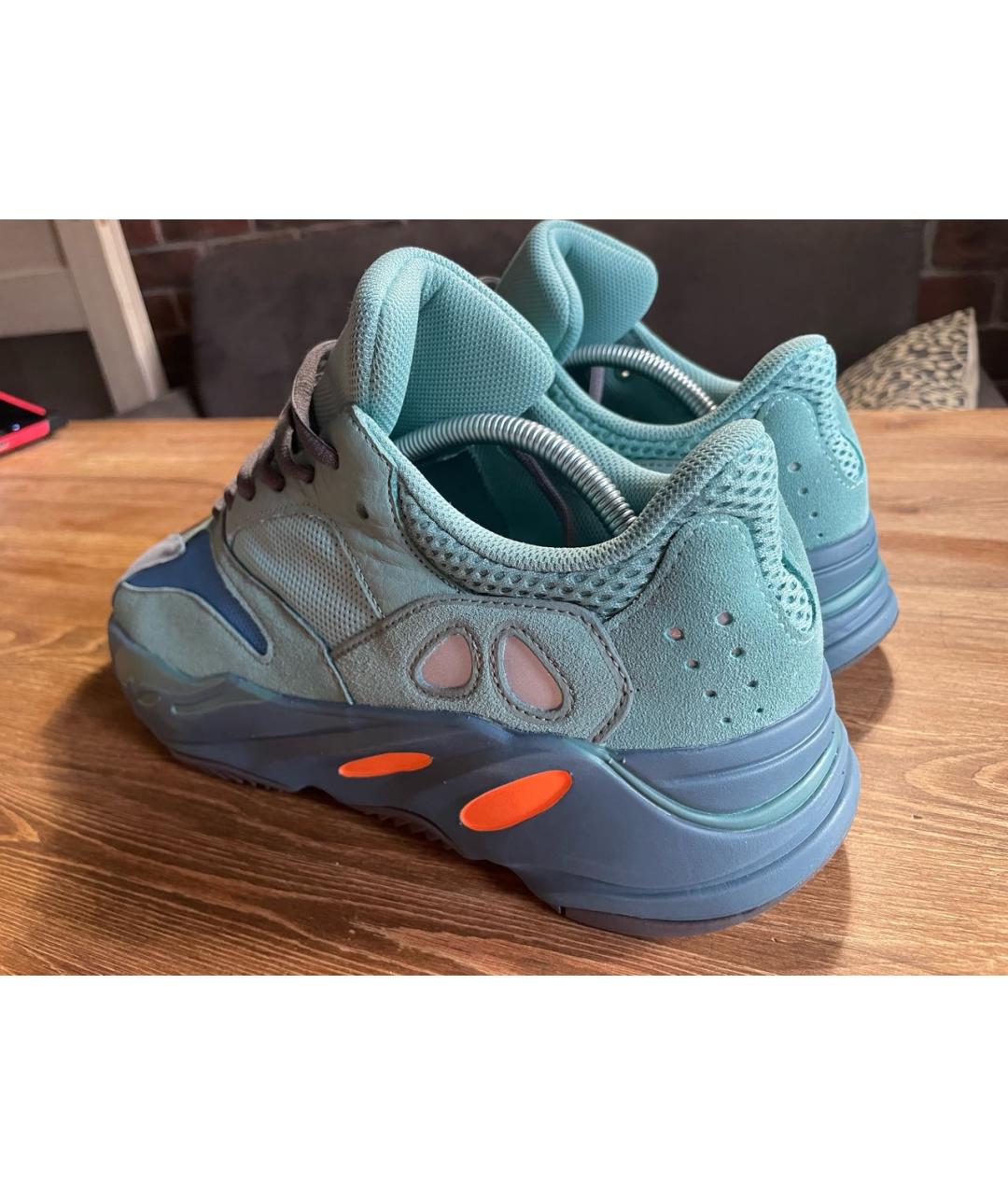 ADIDAS YEEZY Зеленые замшевые низкие кроссовки / кеды, фото 3
