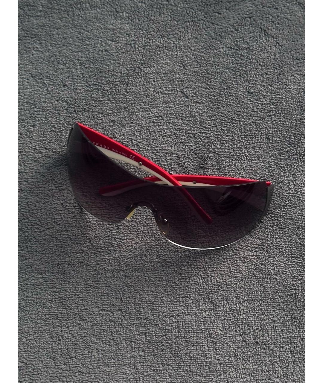 PRADA Бордовые пластиковые солнцезащитные очки, фото 5