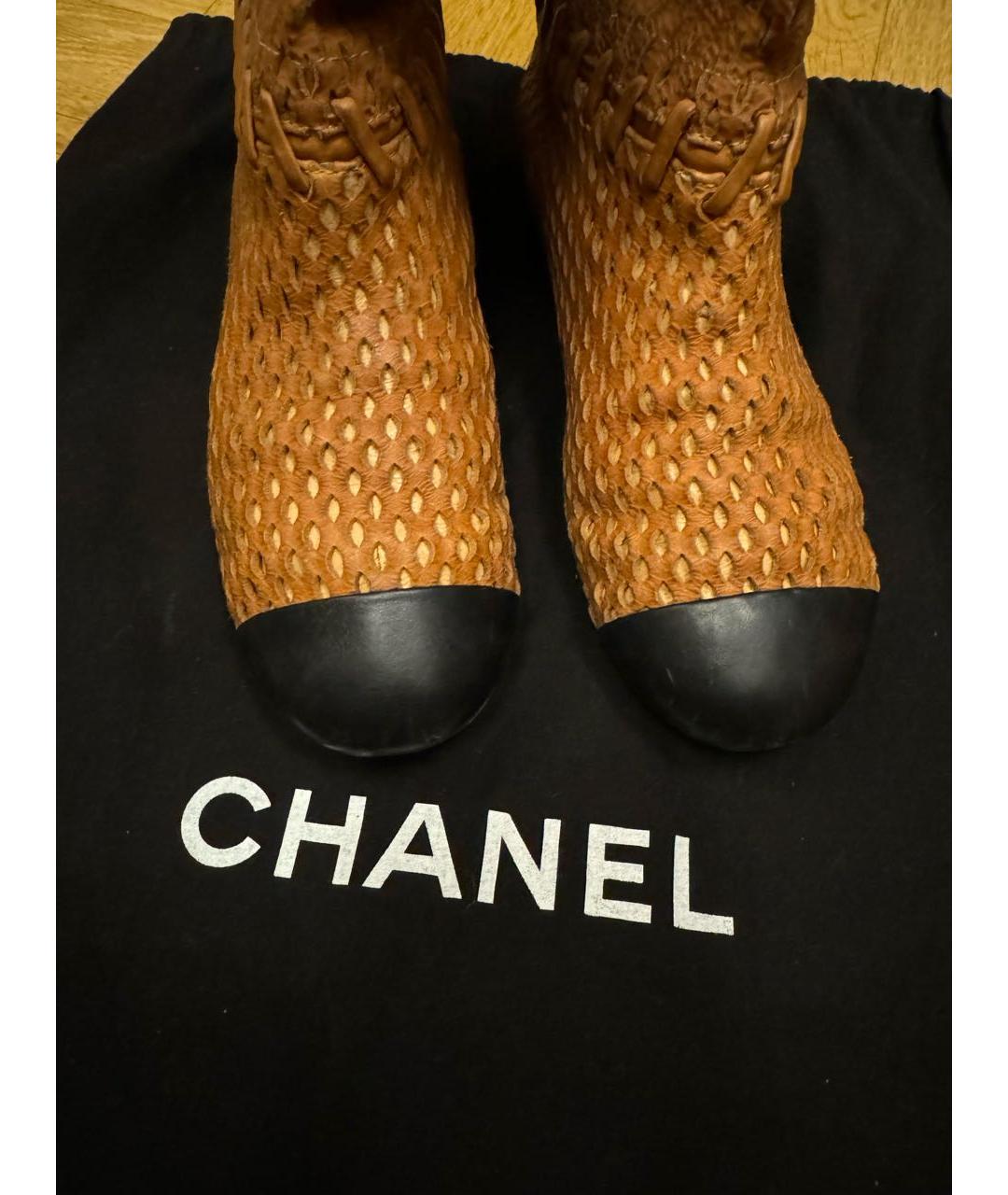 CHANEL Коричневые кожаные сапоги, фото 3
