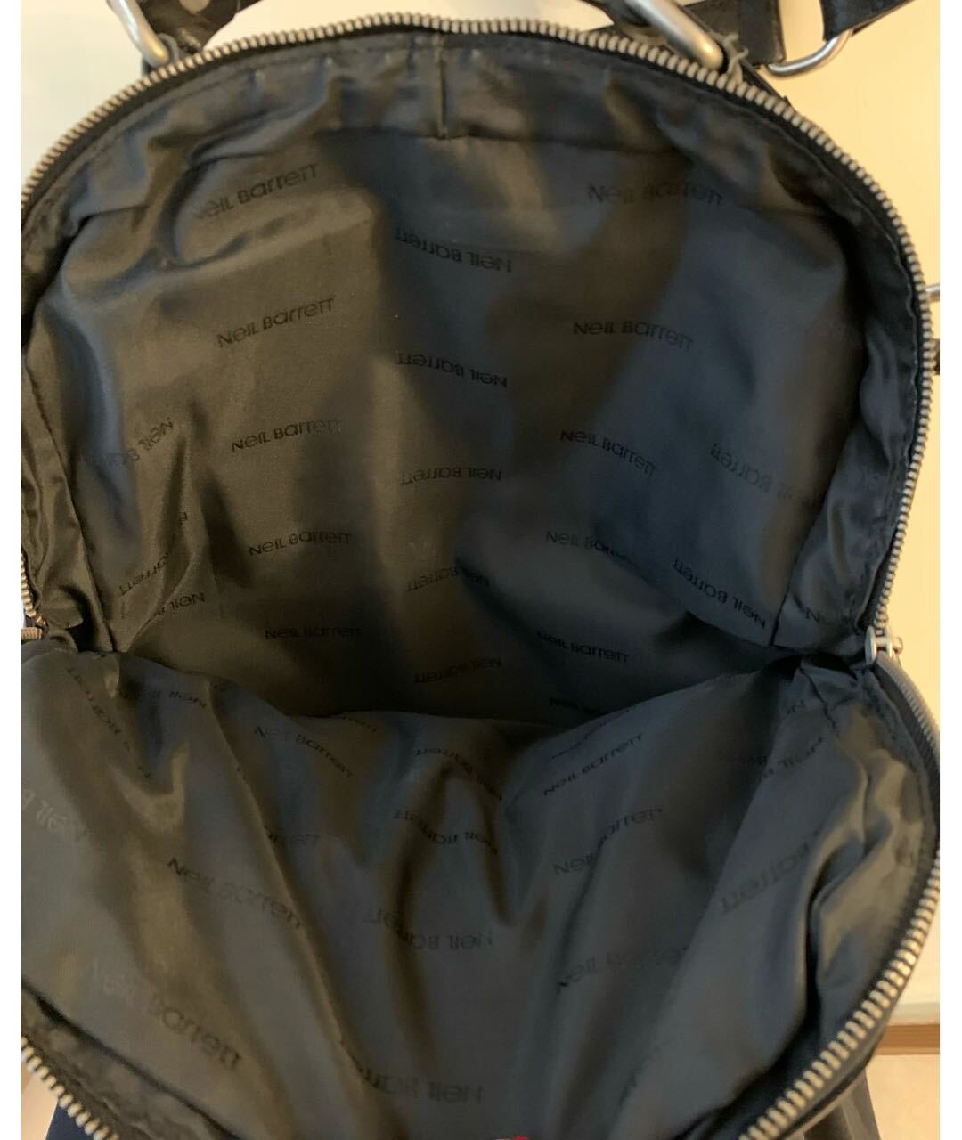 NEIL BARRETT Черная кожаная сумка на плечо, фото 2