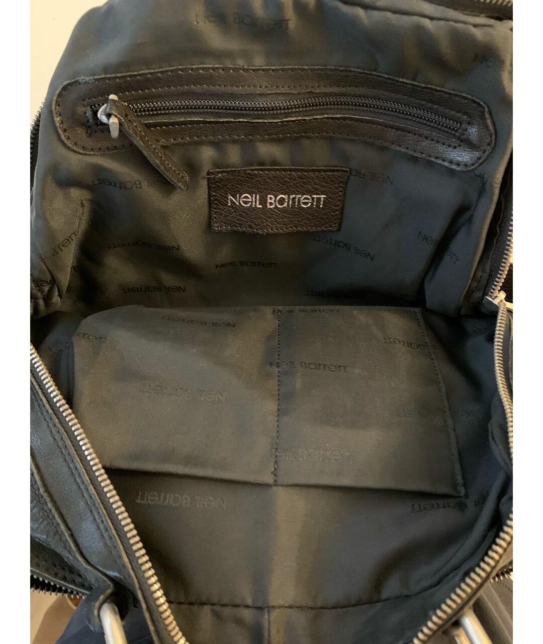NEIL BARRETT Черная кожаная сумка на плечо, фото 3