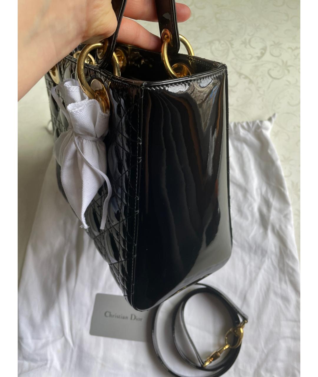 CHRISTIAN DIOR PRE-OWNED Черная сумка с короткими ручками из лакированной кожи, фото 4