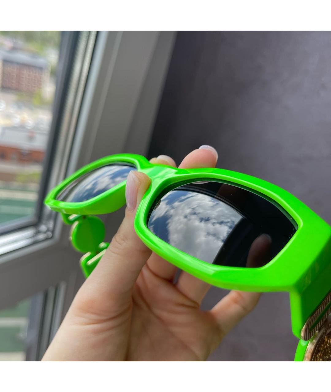 VERSACE Салатовые пластиковые солнцезащитные очки, фото 4
