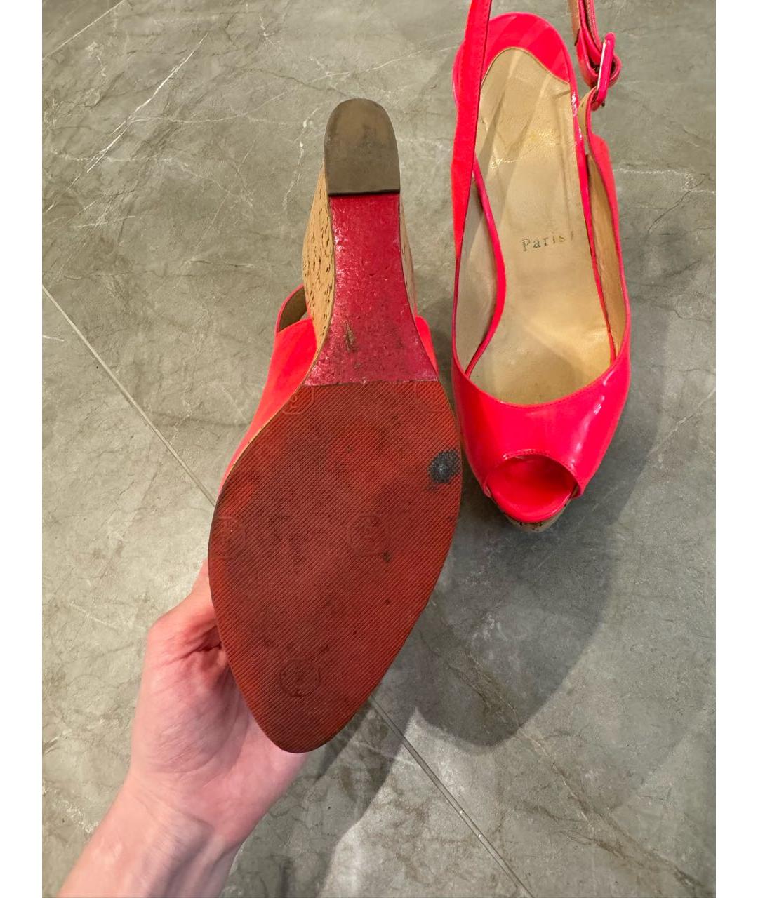 CHRISTIAN LOUBOUTIN Коралловые босоножки, фото 6