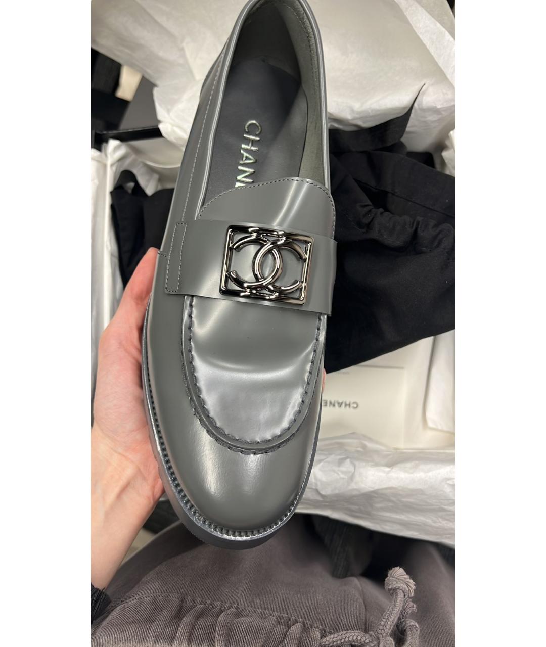 CHANEL Серые кожаные лоферы, фото 3
