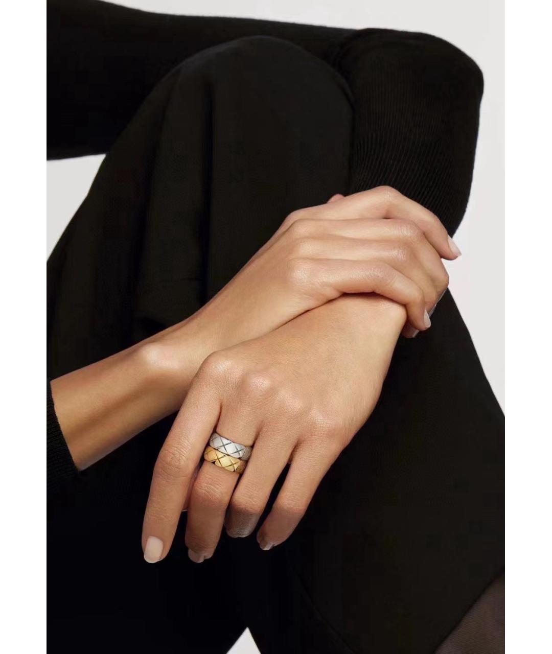 CHANEL PRE-OWNED Белое кольцо из белого золота, фото 8