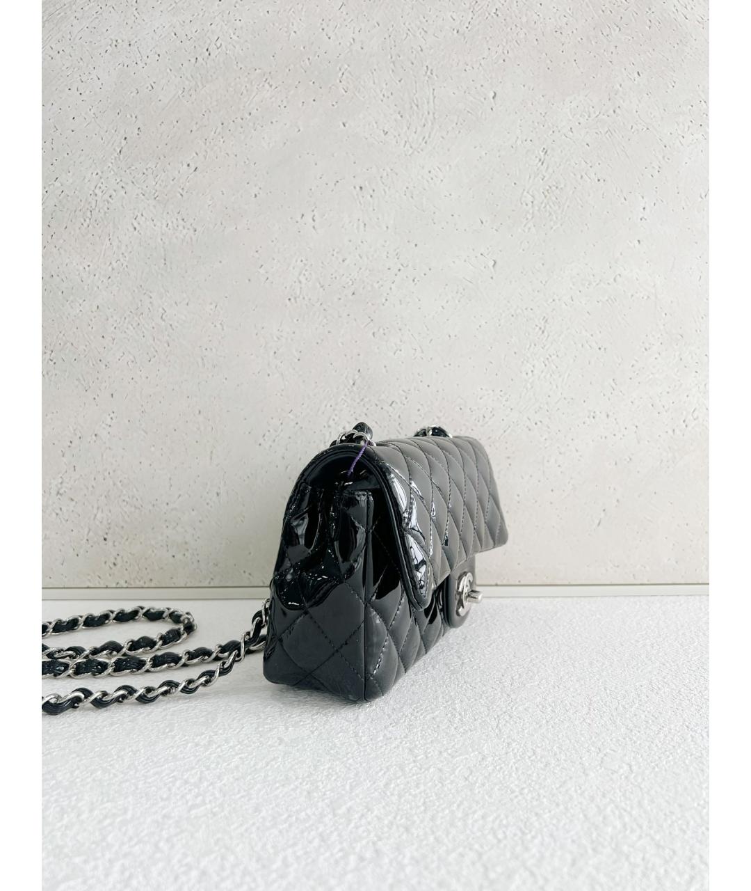 CHANEL Черная сумка через плечо из лакированной кожи, фото 4